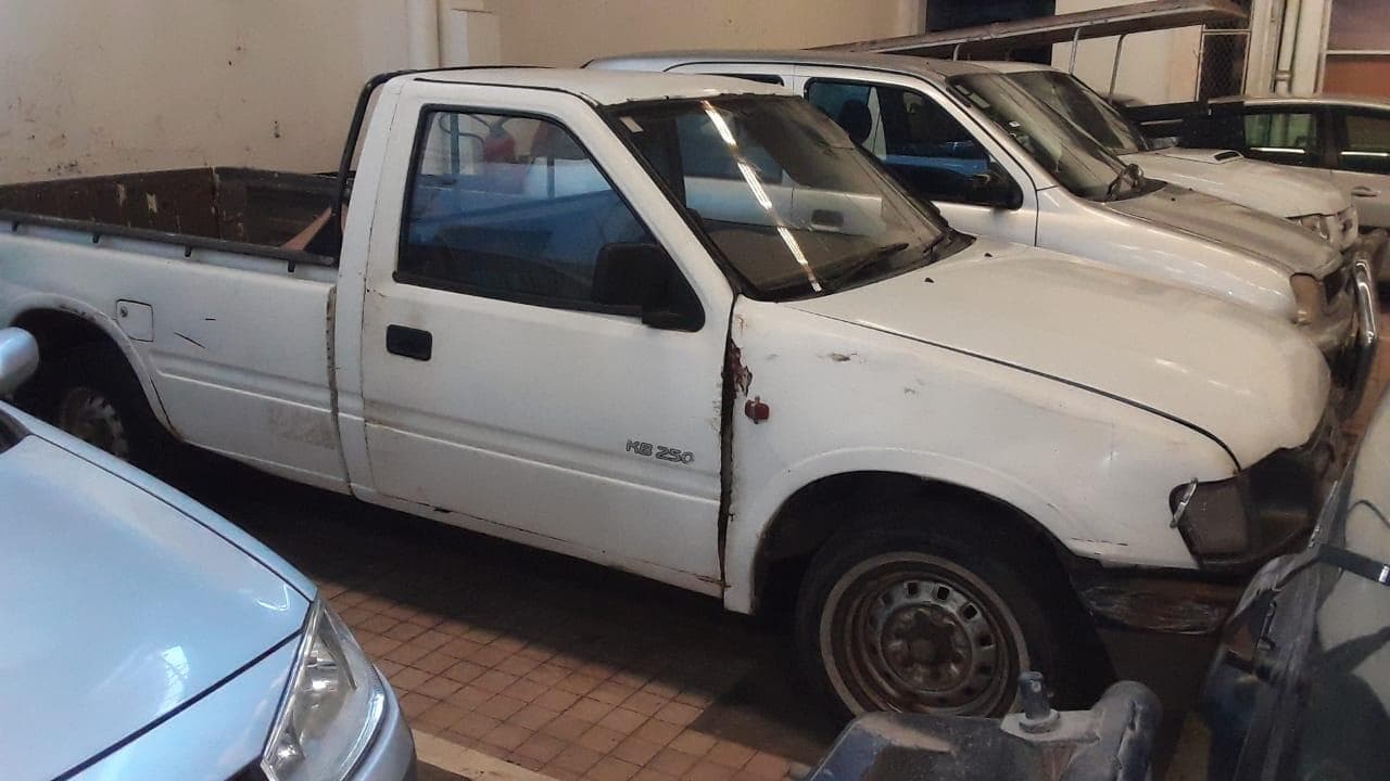 Isuzu KB 250D · — imagem 5