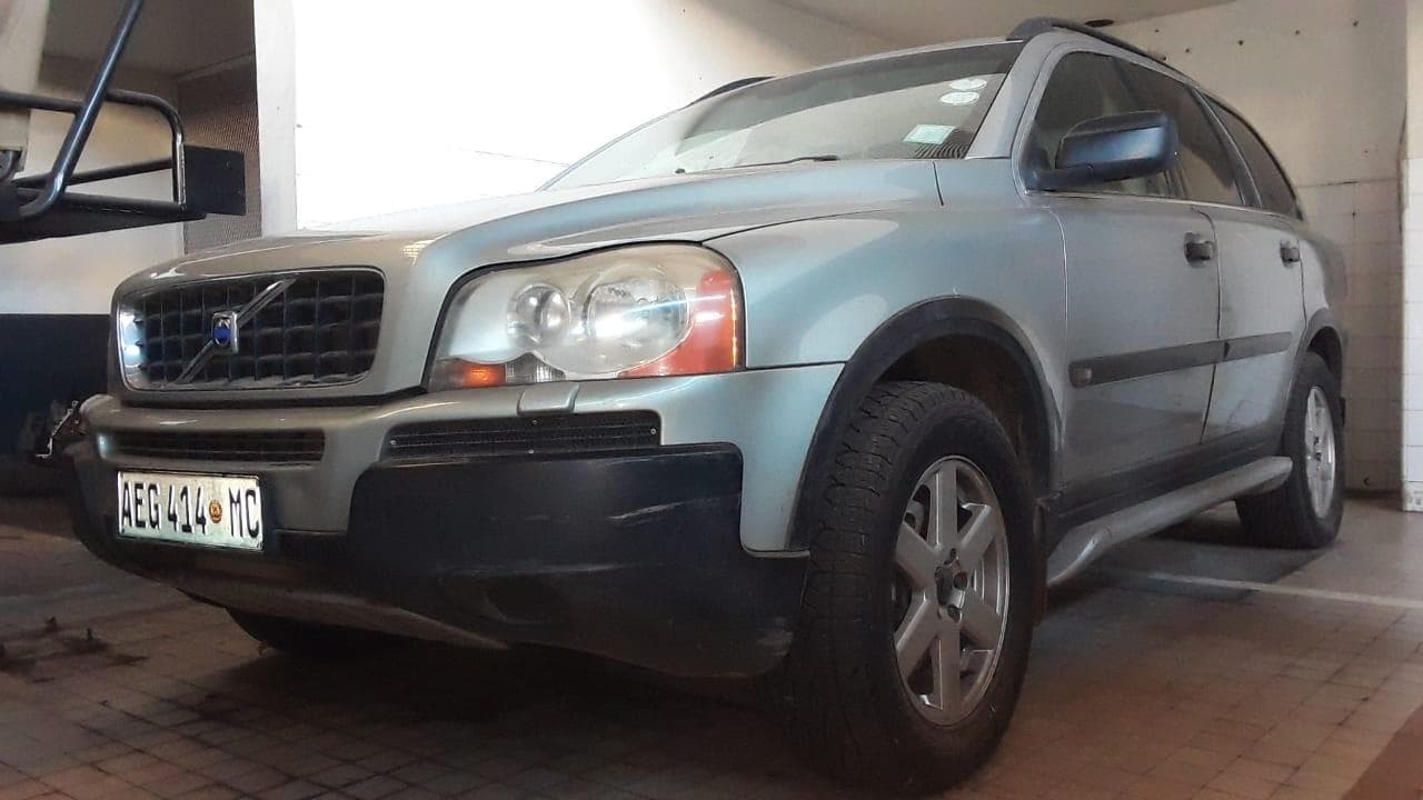 Volvo XC90 ·