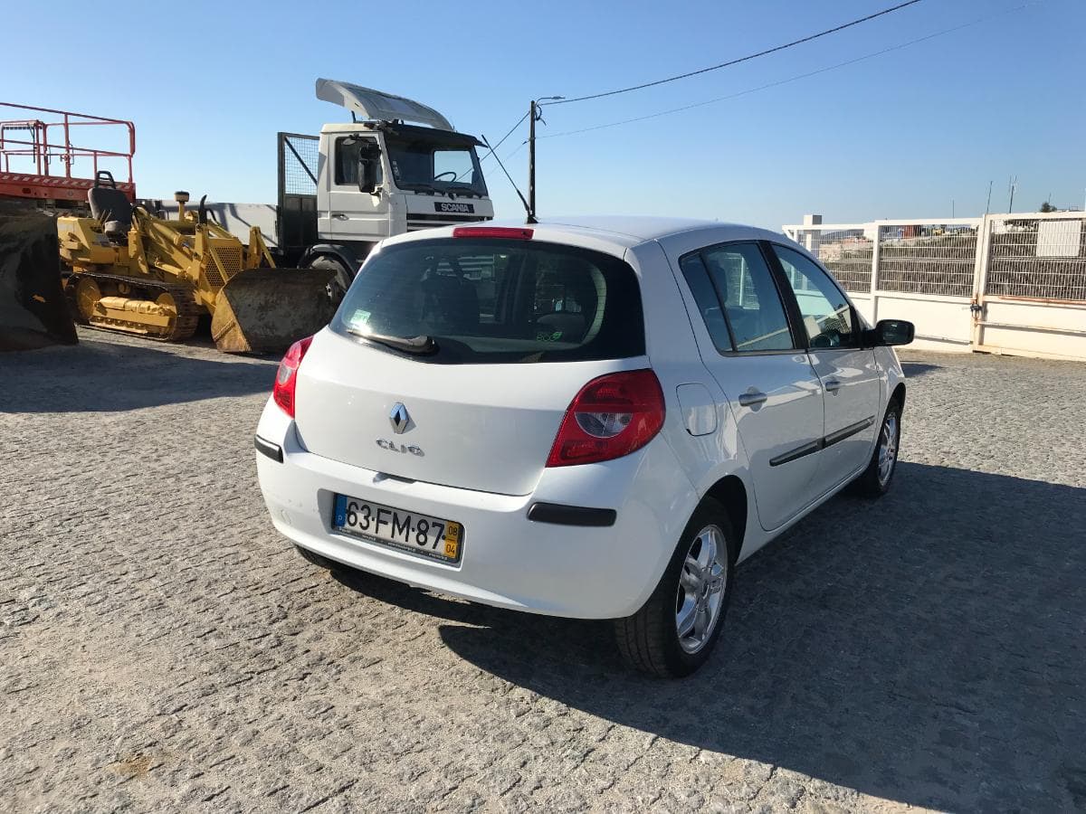 Renault Clio 1.5 DCI · Ano 2008 — imagem 6