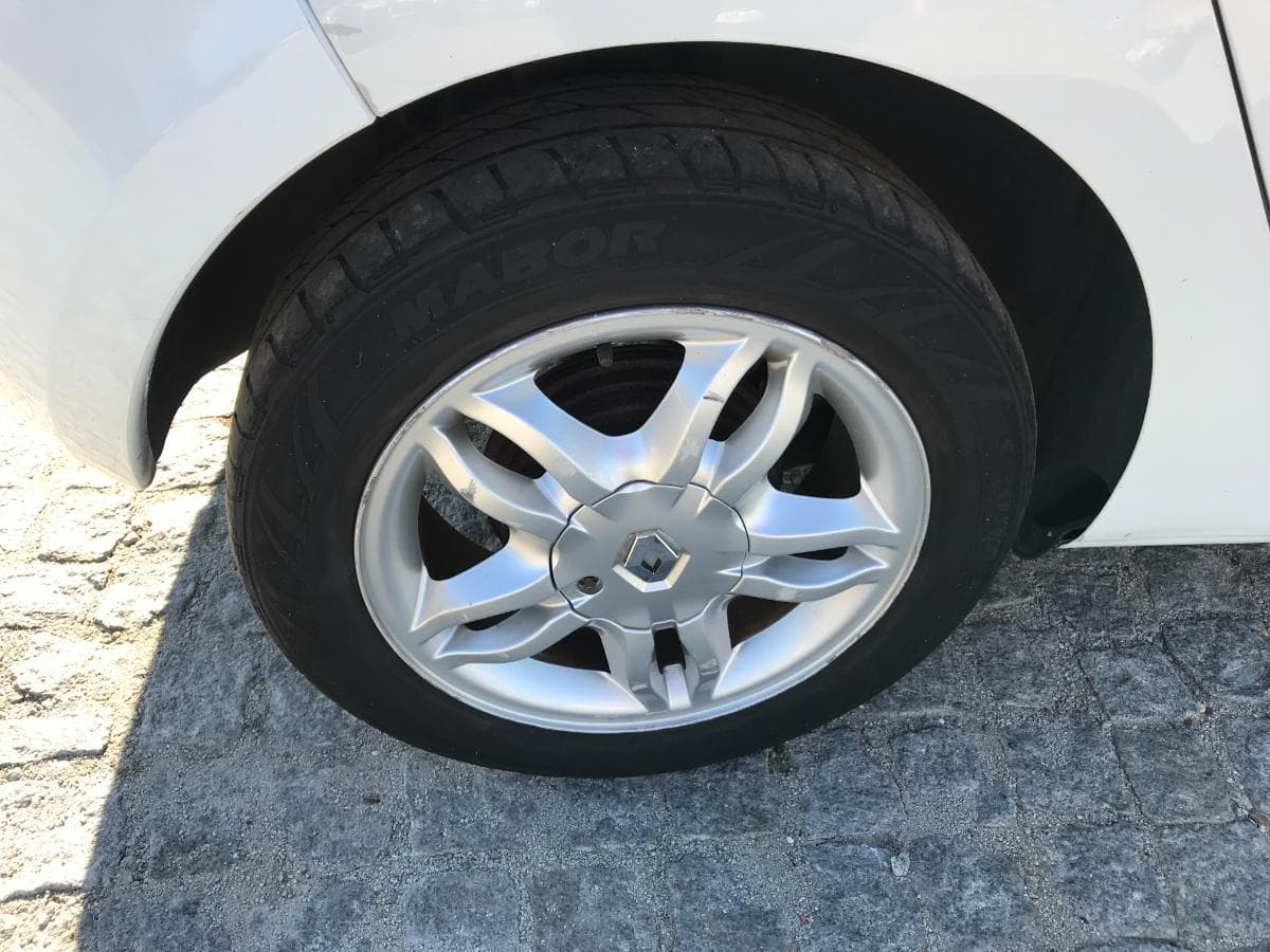 Renault Clio 1.5 DCI · Ano 2008 — imagem 12