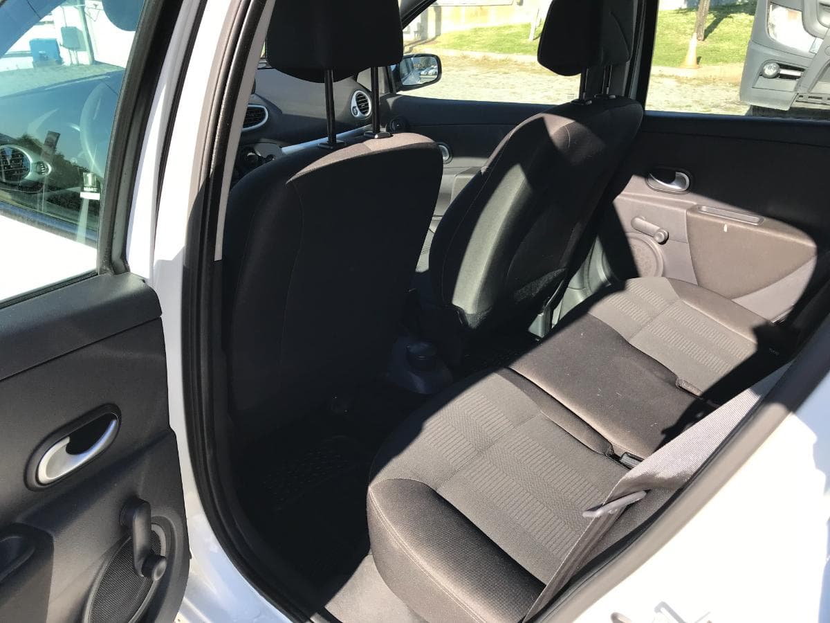 Renault Clio 1.5 DCI · Ano 2008 — imagem 18