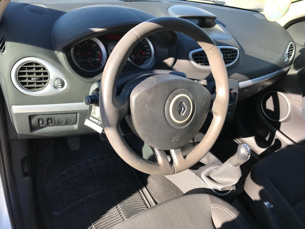 Renault Clio 1.5 DCI · Ano 2008 — imagem 20