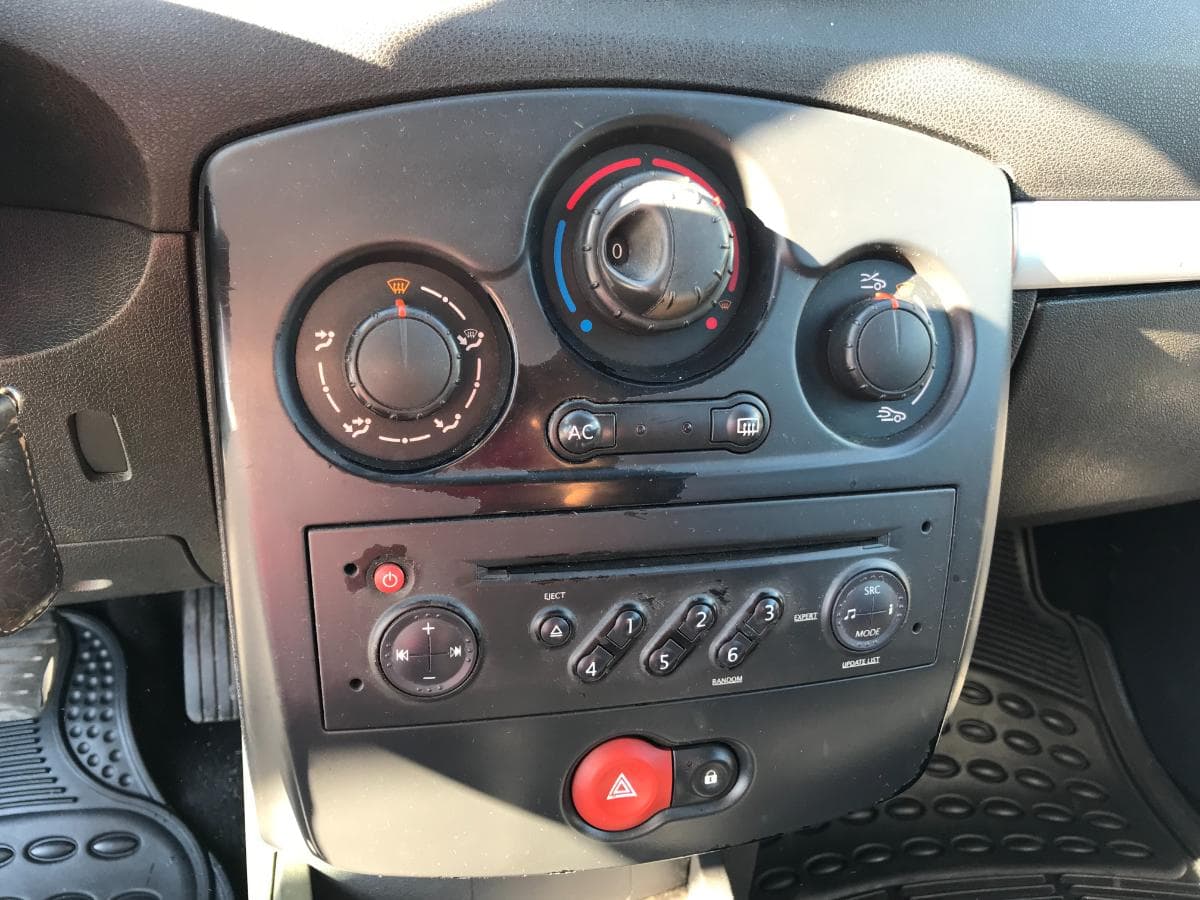 Renault Clio 1.5 DCI · Ano 2008 — imagem 23