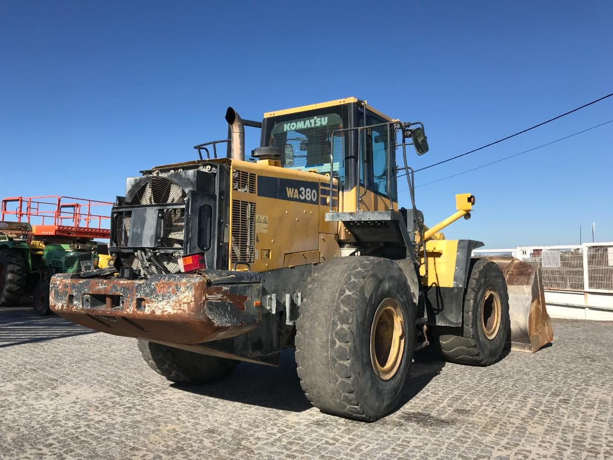 Pá carregadora Komatsu WA380 — image 3