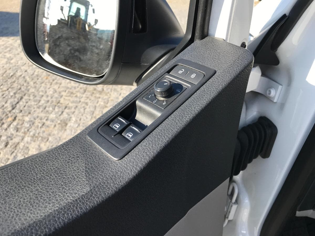 Volkswagen Transporter 2.0 TDI · Ano 2019 — imagem 17