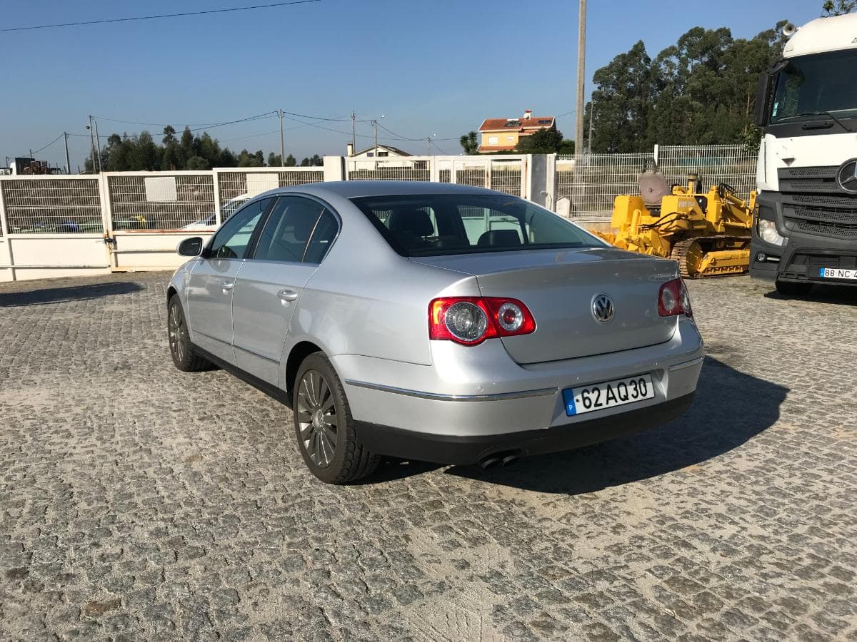 Volkswagen Passat 2.0 TDI · Ano 2005 — imagem 4