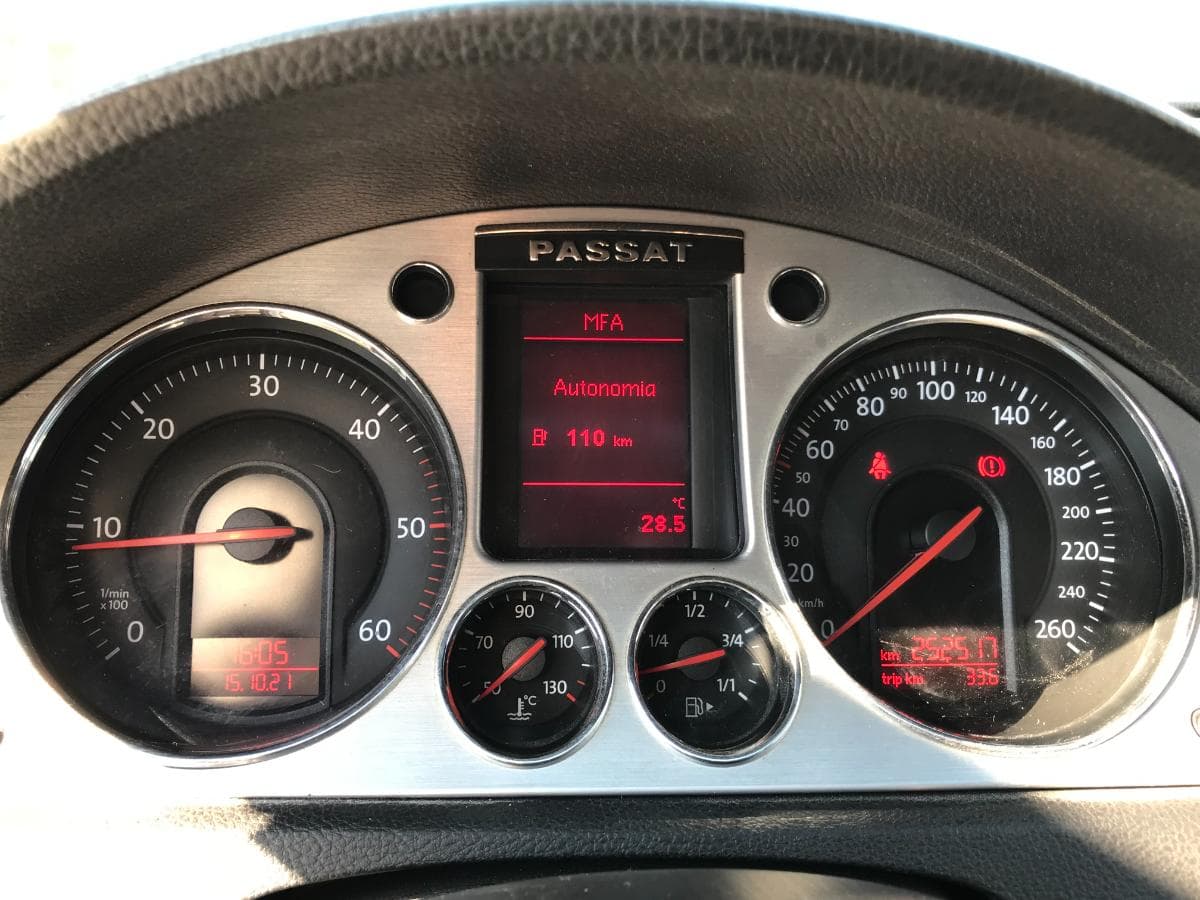 Volkswagen Passat 2.0 TDI · Ano 2005 — imagem 24