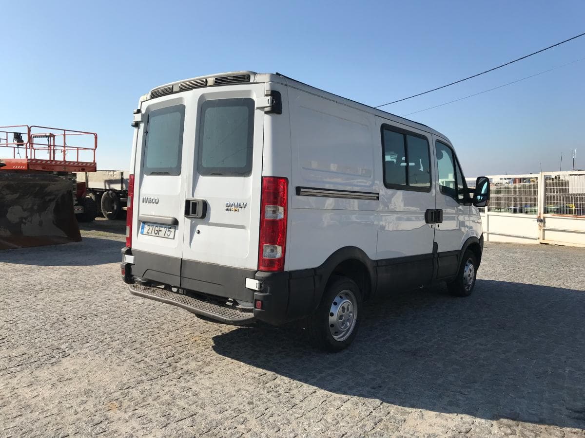 Iveco Daily 29L12 · Ano 2008 — imagem 4