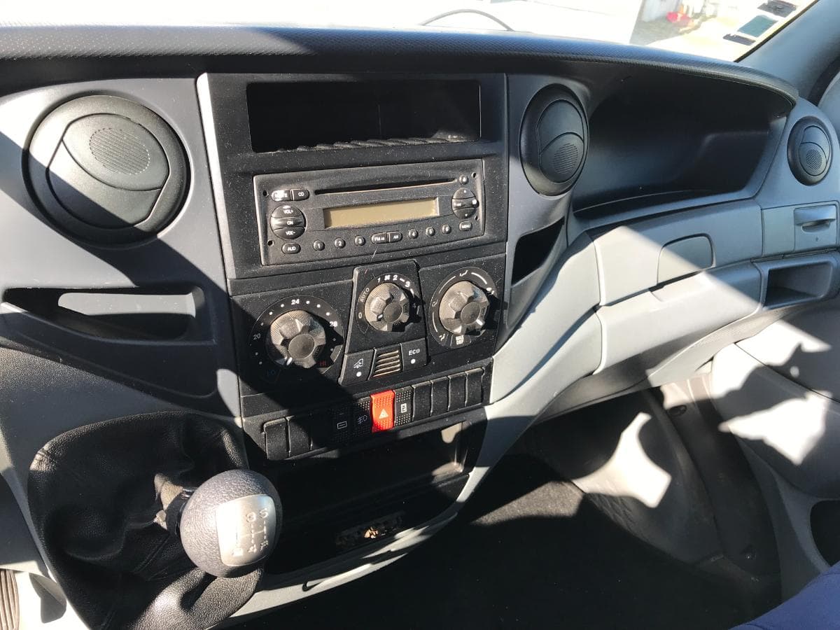 Iveco Daily 29L12 · Ano 2008 — imagem 15