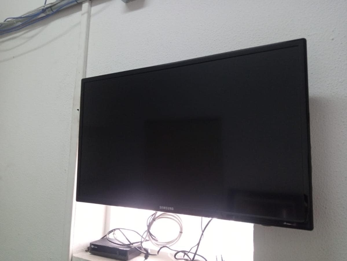 TV Samsung · — imagem 2