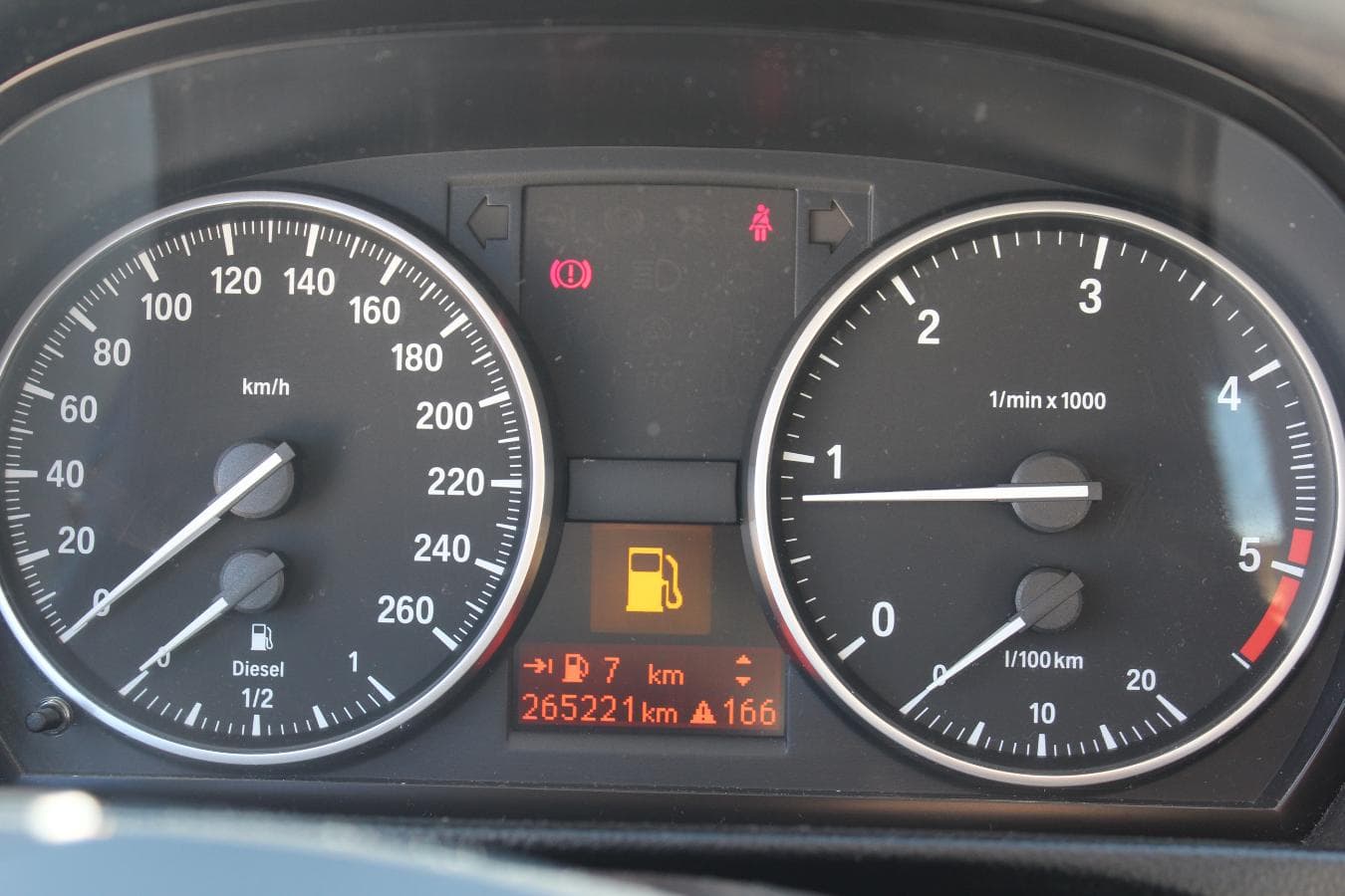 BMW 320D · Ano 2008 — imagem 17
