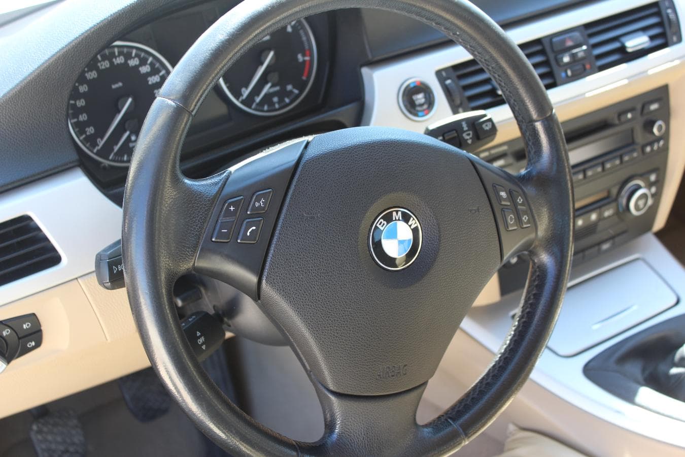 BMW 320D · Ano 2008 — imagem 16