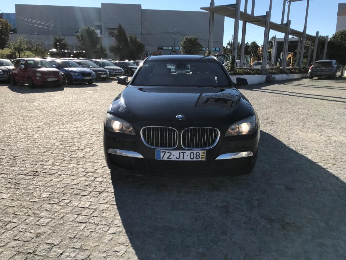 BMW 740D · Ano 2010 — imagem 2