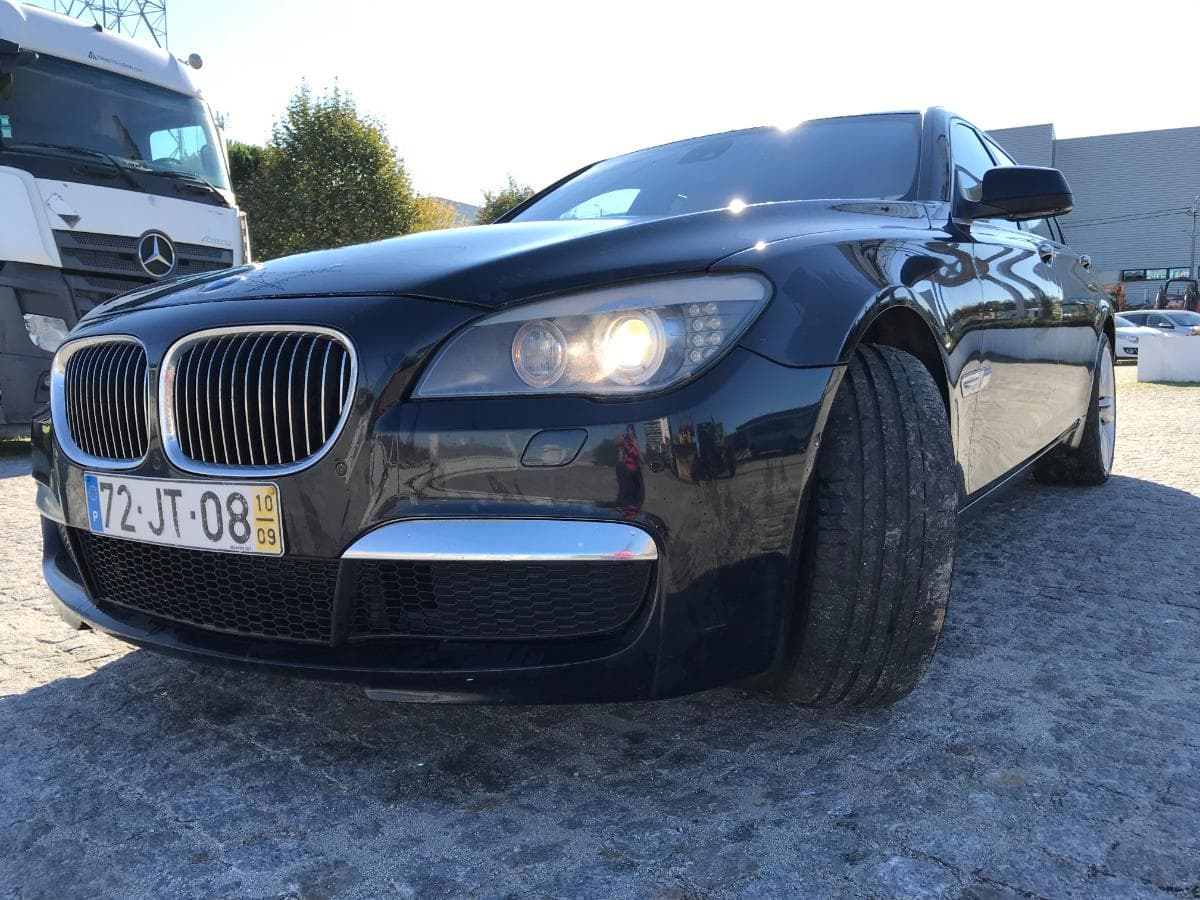 BMW 740D · Ano 2010 — imagem 6