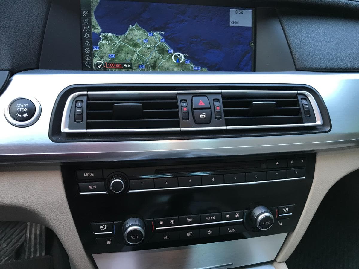 BMW 740D · Ano 2010 — imagem 21