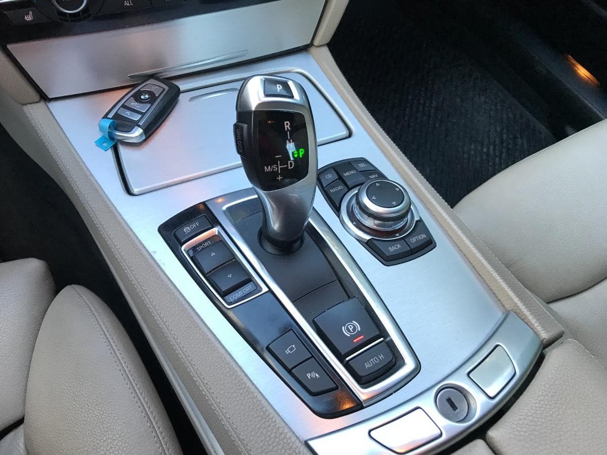 BMW 740D · Ano 2010 — imagem 28