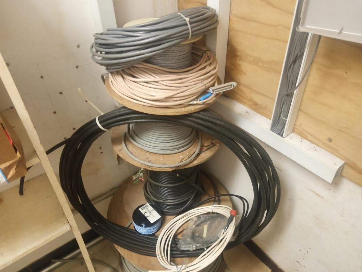 Rollos de cables · — imagen 2