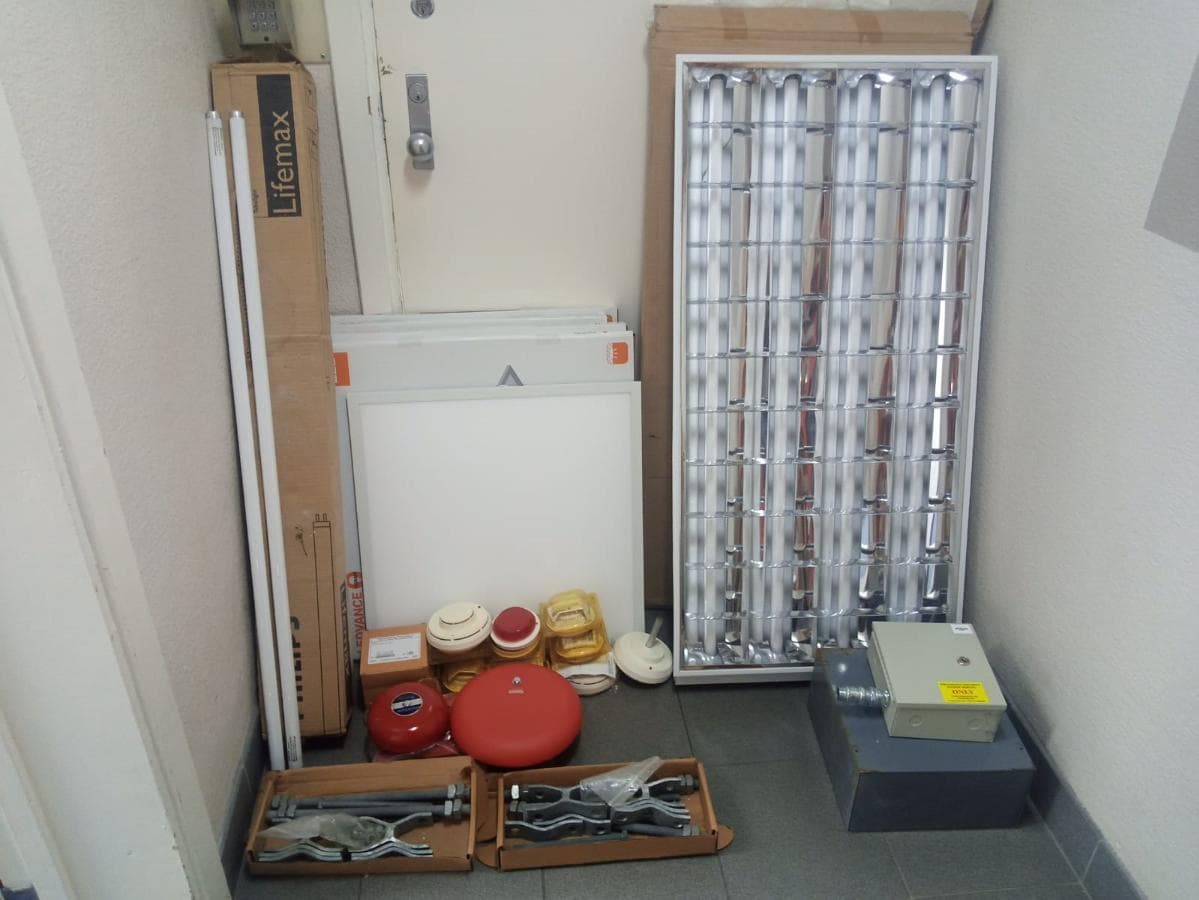 Diverso equipamento ·