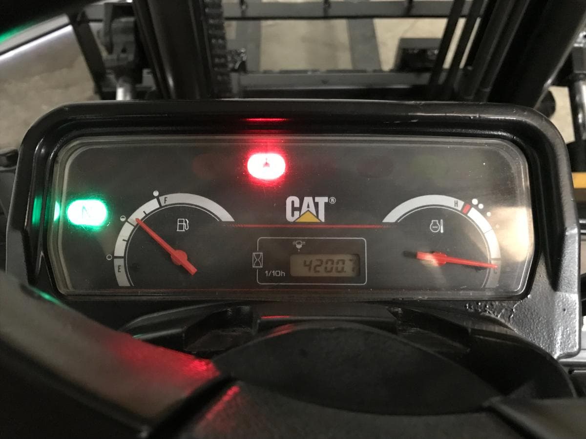 Empilhador CAT 2500 KG — imagem 7