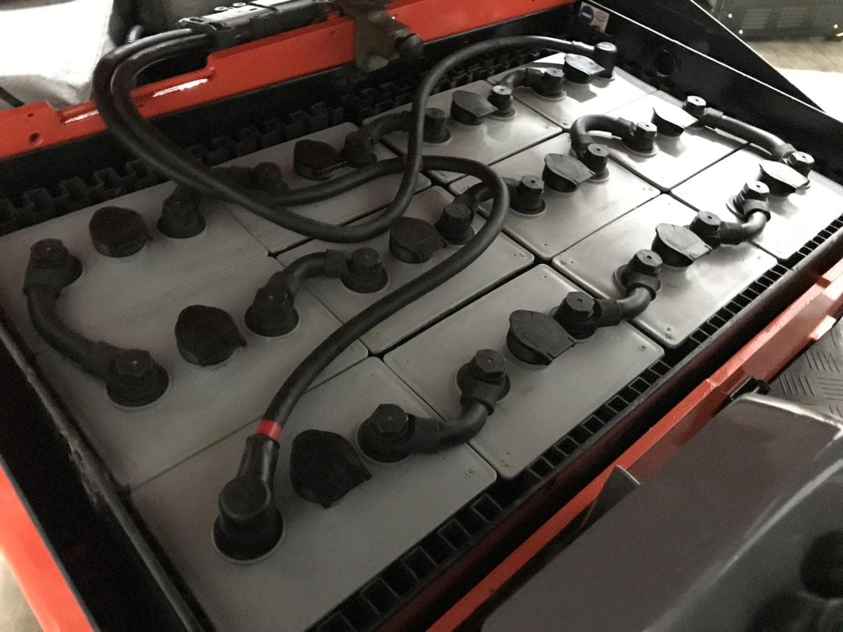 Empilhador Toyota 1500 Kg Elétrico — imagem 11
