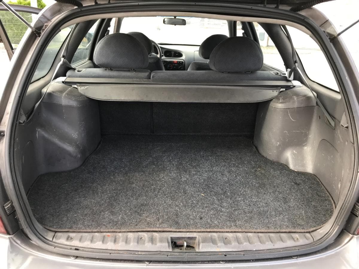 Hyundai Lantra 1.9 D · Ano 1999 — imagem 7