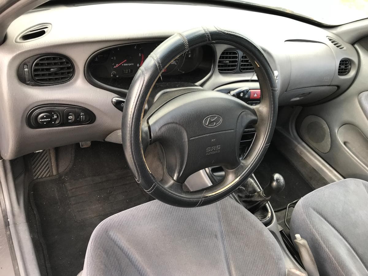 Hyundai Lantra 1.9 D · Ano 1999 — imagem 21