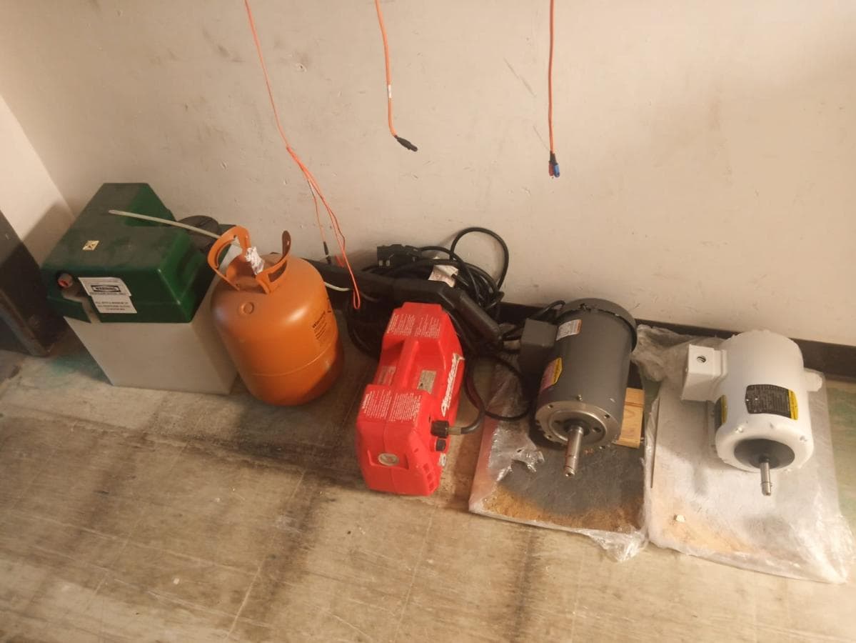 Diverso equipamento ·