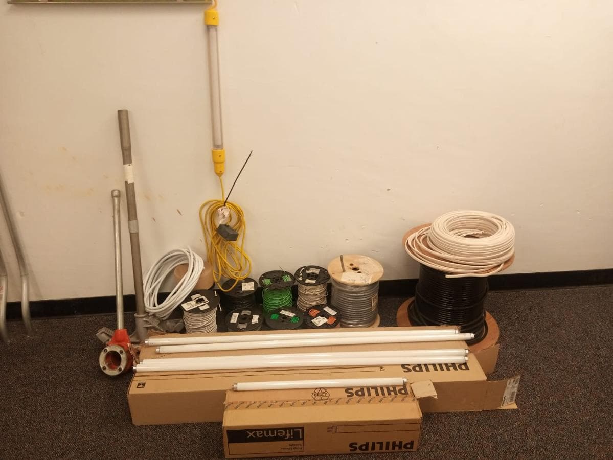 Diverso equipamento · — imagem 2