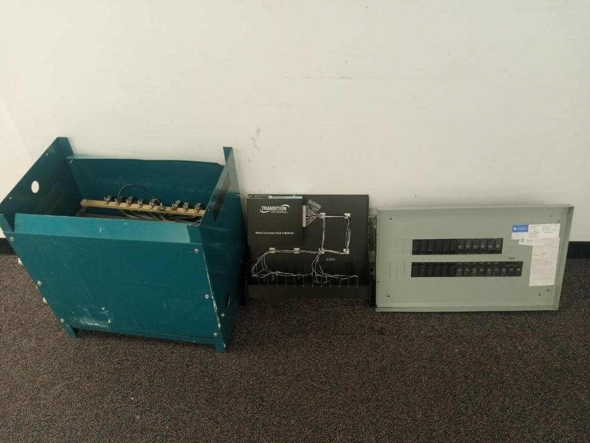 Quadros eléctricos. · — imagem 1