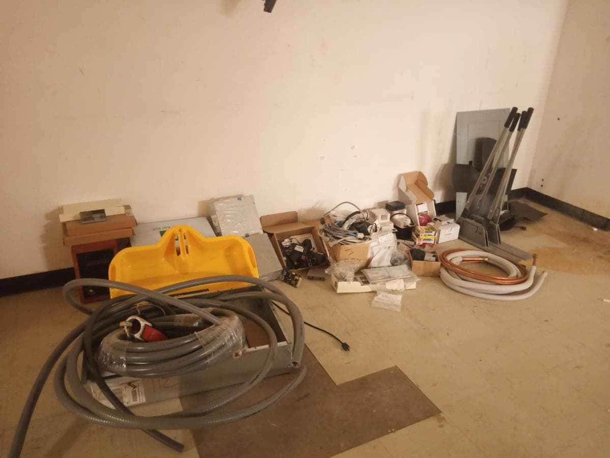 Diverso equipamento · — imagem 1