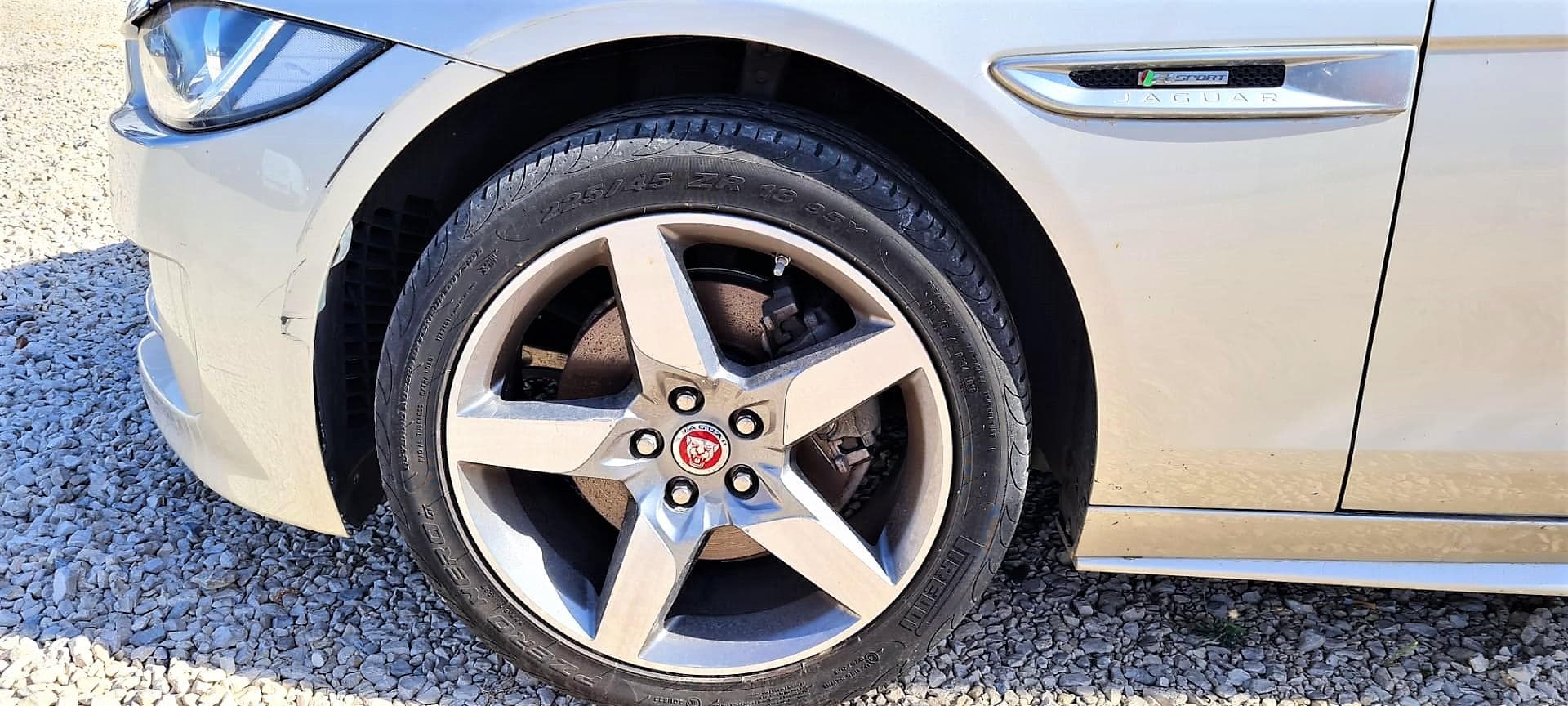 Jaguar XE 2.0D R Sport — imagem 5