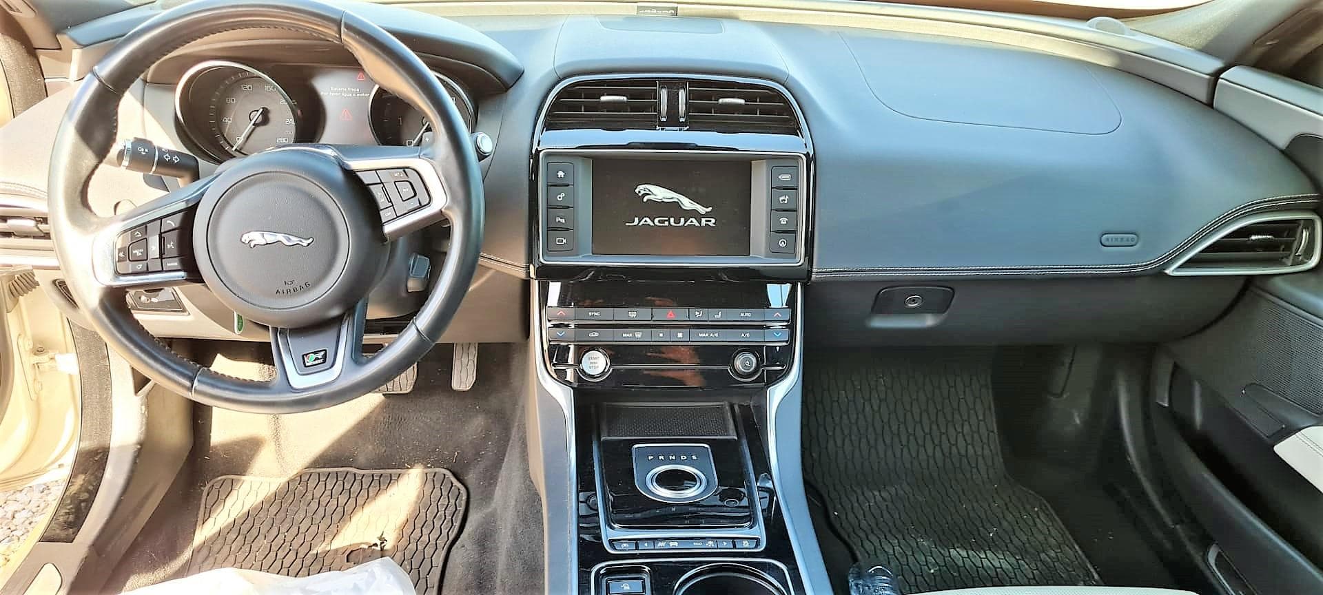 Jaguar XE 2.0D R Sport — imagem 8