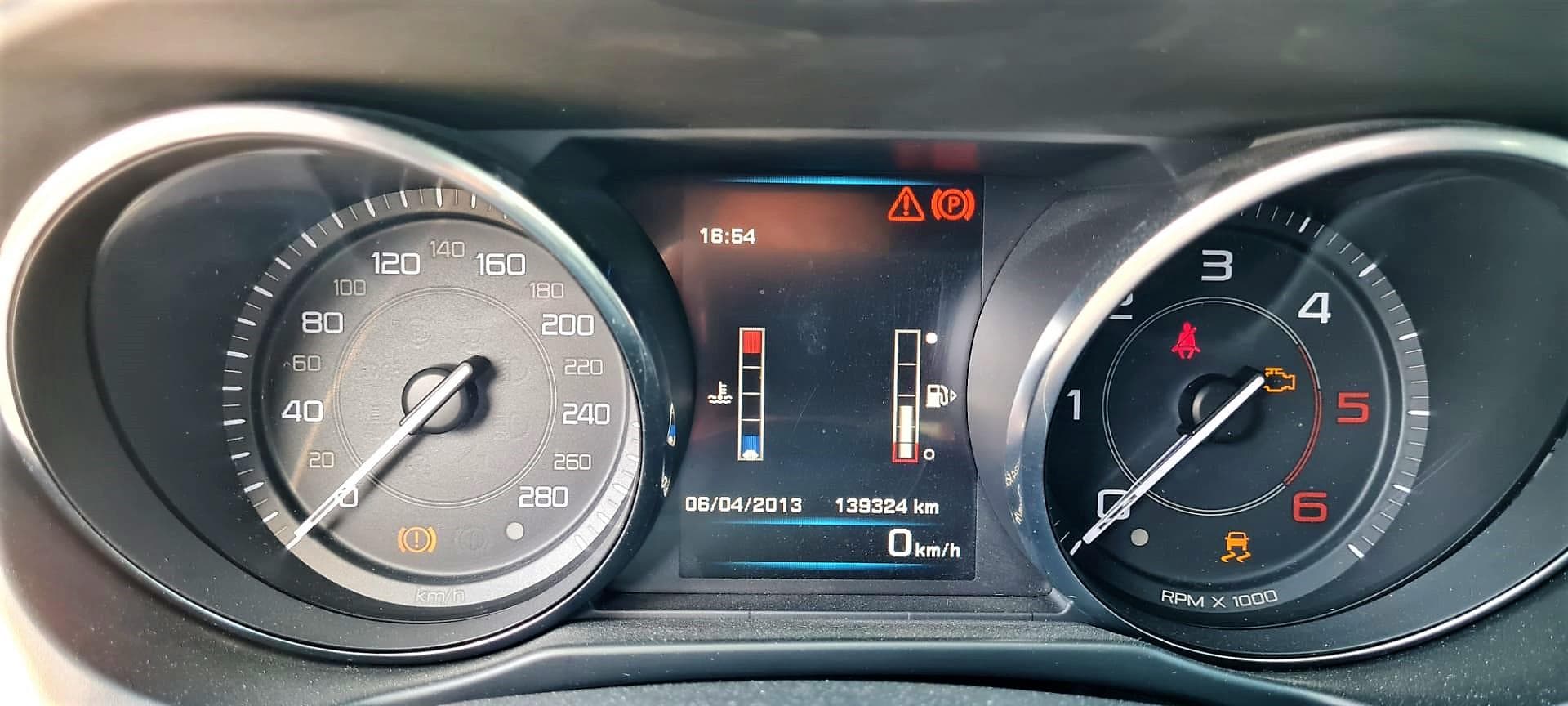 Jaguar XE 2.0D R Sport — imagem 9