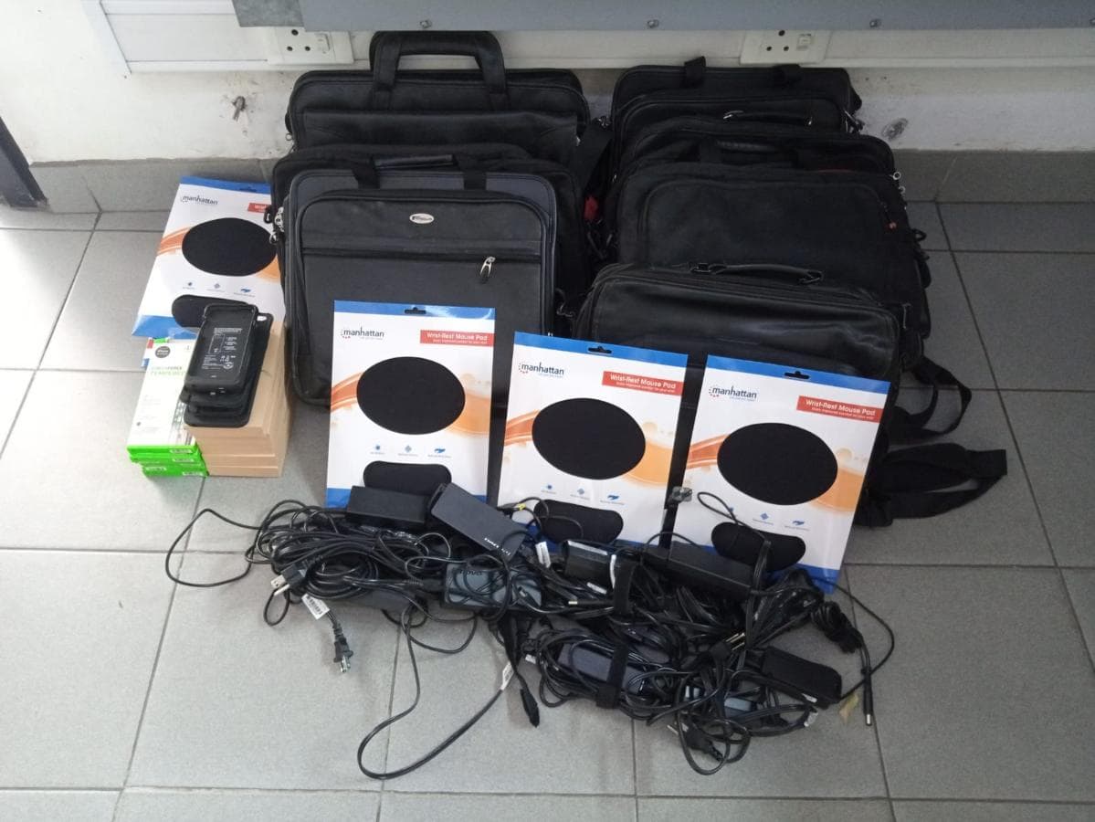 Diverso equipamento ·