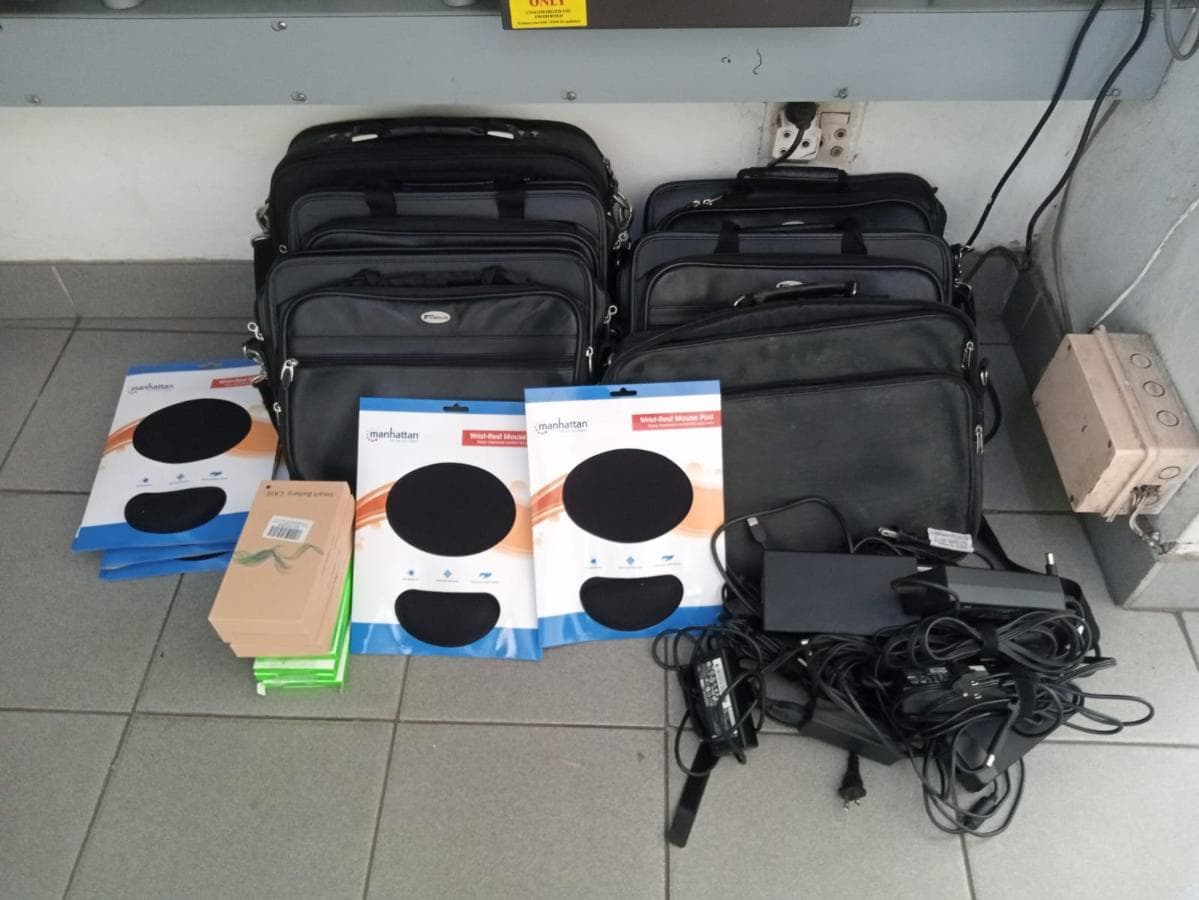 Diverso equipamento ·