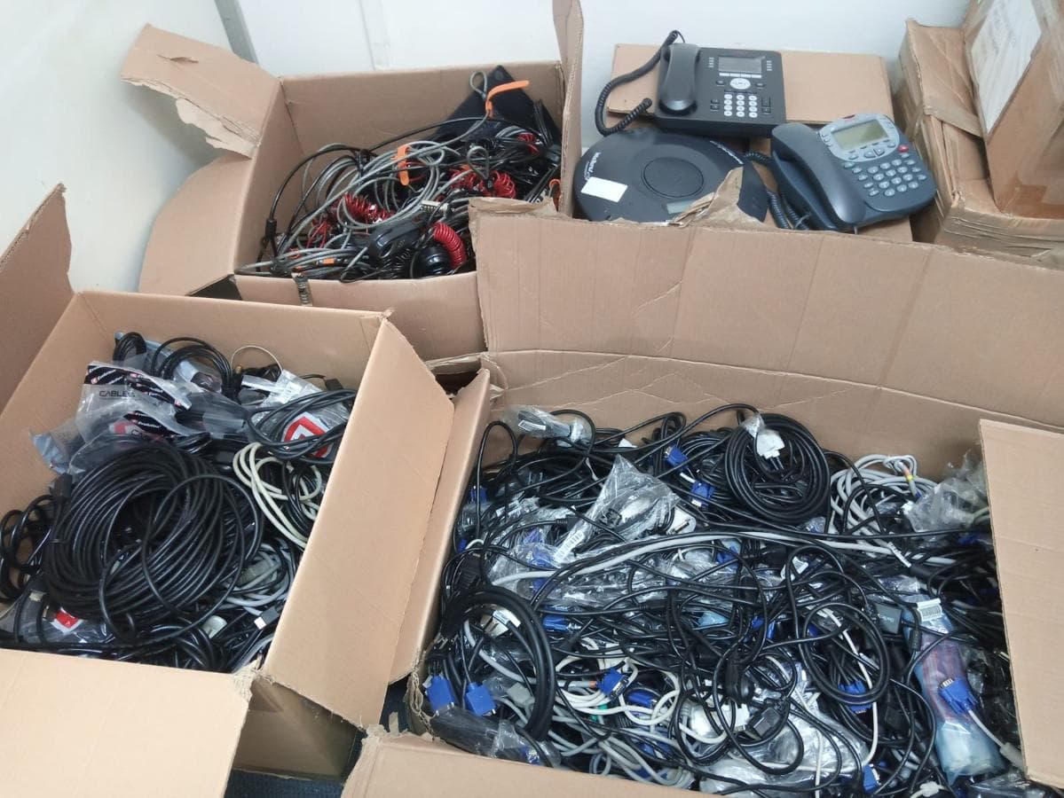 Cabos para computador · — imagem 1