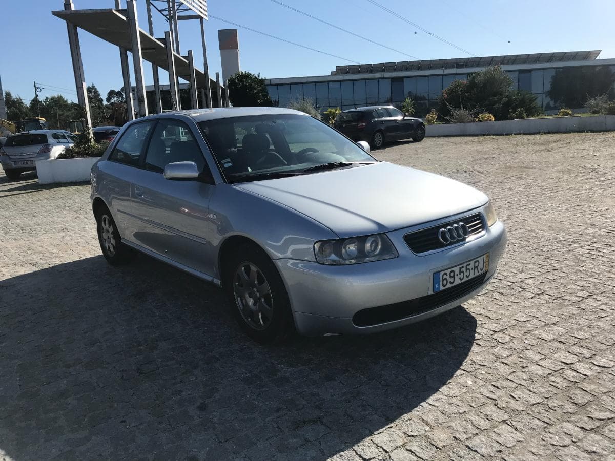 Audi A3 1.9 TDI · Ano 2001 — imagem 1