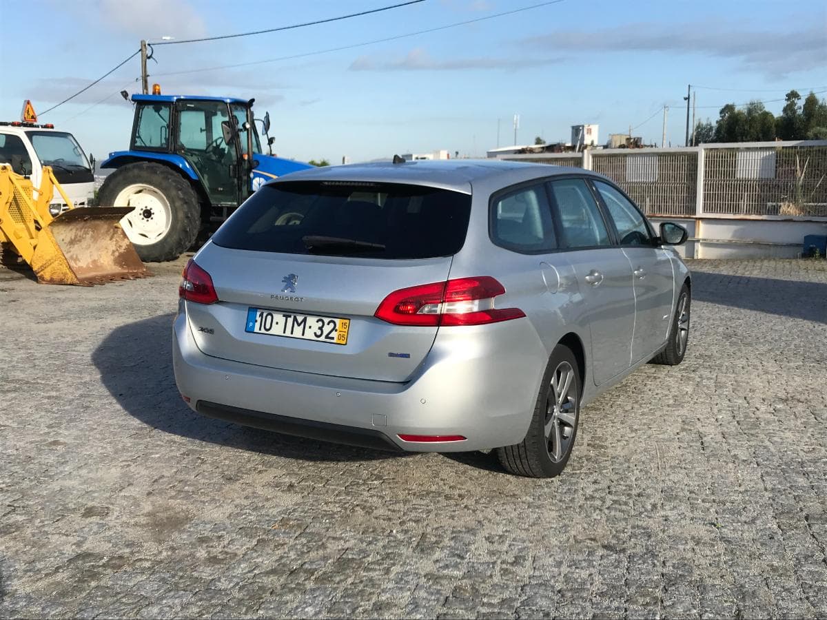 Peugeot 308 SW 1.6 Blue HDI · Ano 2015 — imagen 6