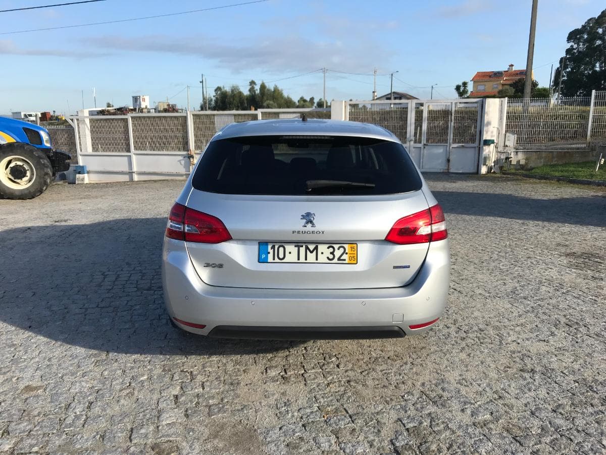 Peugeot 308 SW 1.6 Blue HDI · Ano 2015 — imagen 7