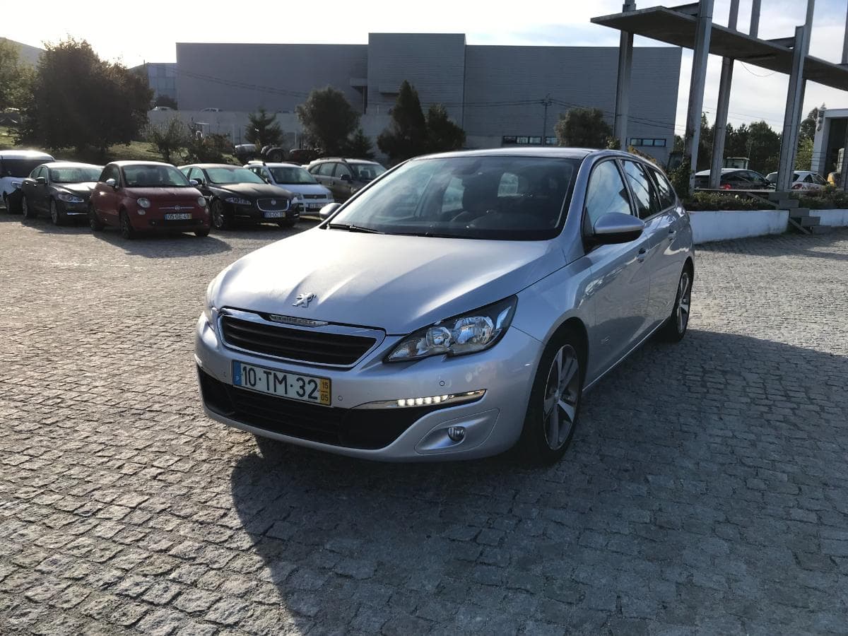 Peugeot 308 SW 1.6 Blue HDI · Ano 2015 — imagen 5