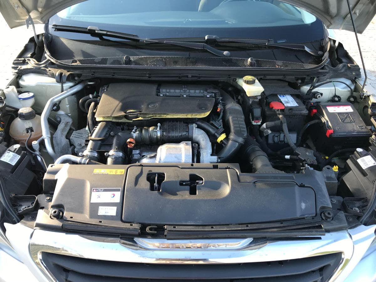 Peugeot 308 SW 1.6 Blue HDI · Ano 2015 — imagen 3