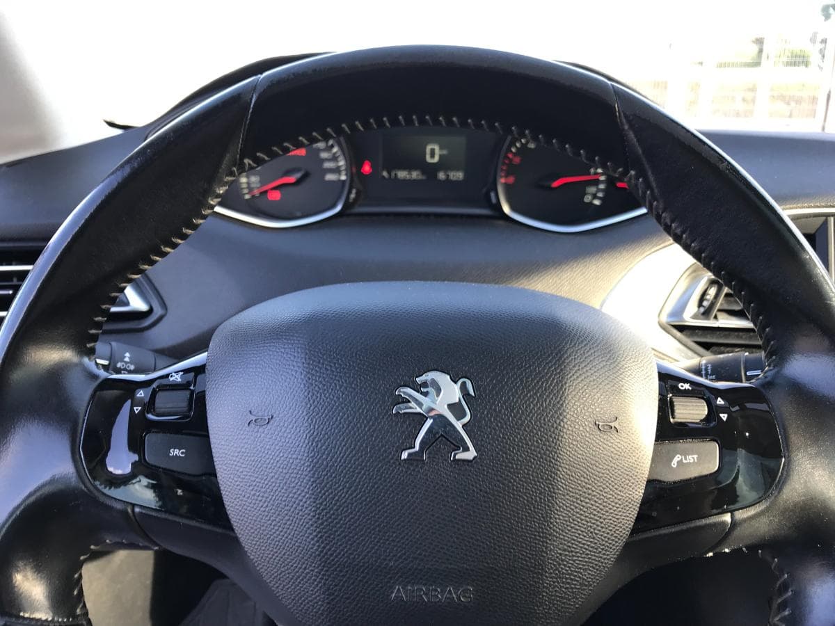 Peugeot 308 SW 1.6 Blue HDI · Ano 2015 — imagen 27