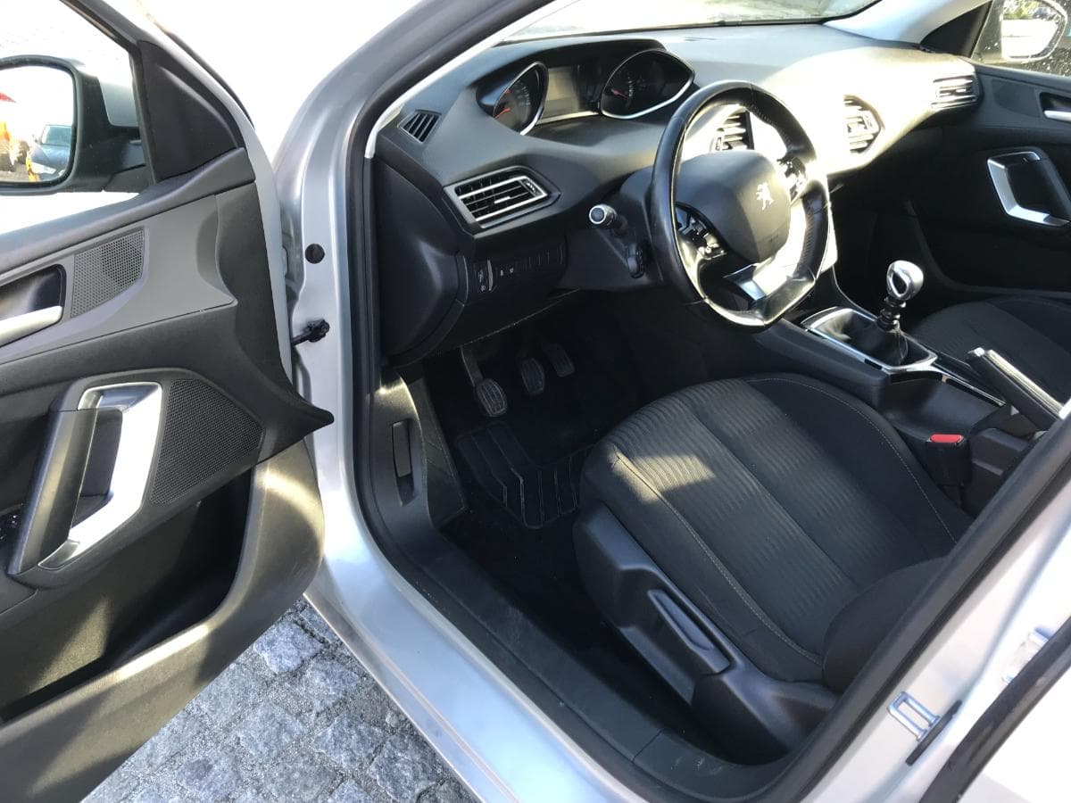 Peugeot 308 SW 1.6 Blue HDI · Ano 2015 — imagen 22