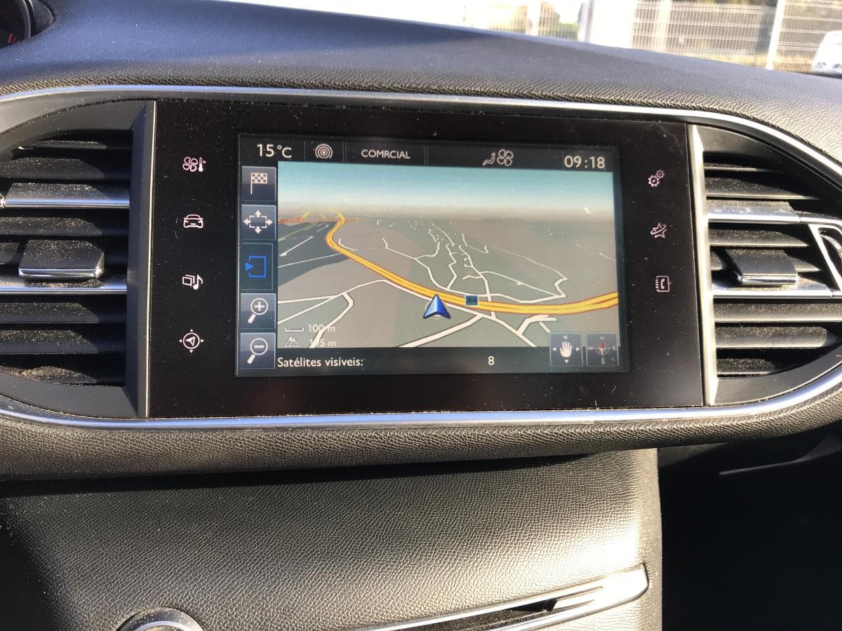 Peugeot 308 SW 1.6 Blue HDI · Ano 2015 — imagen 33
