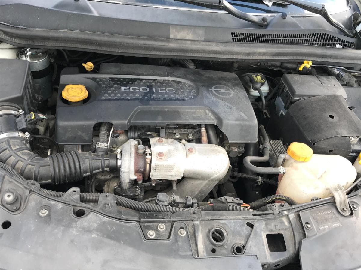 Opel Corsa 1.3 CDTI · Ano 2013 — imagen 3