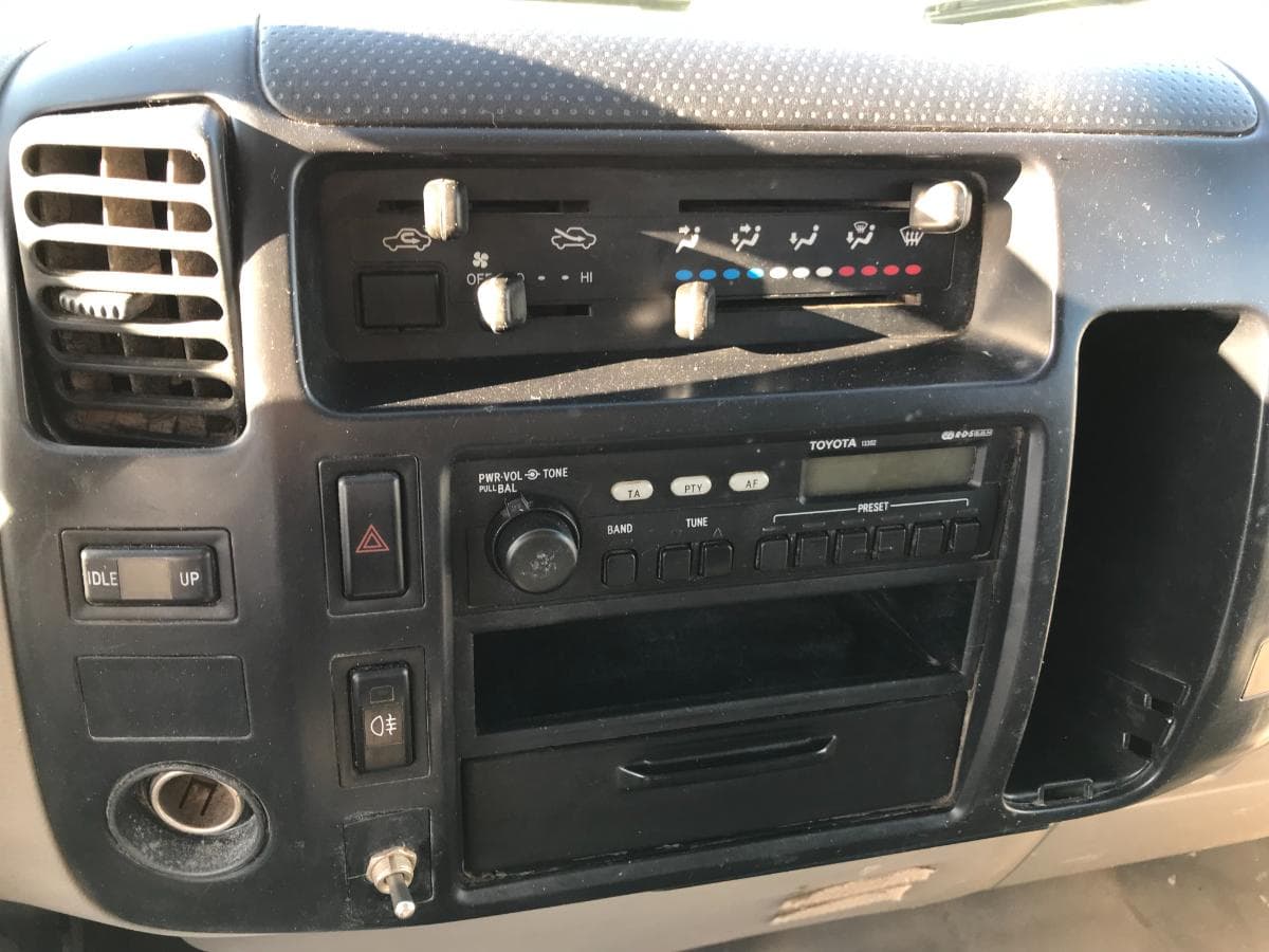 Toyota Dyna Cabine Dupla · 6 Lugares — imagem 19