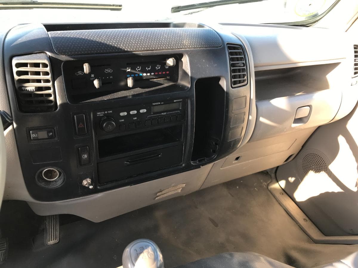 Toyota Dyna Cabine Dupla · 6 Lugares — imagem 21