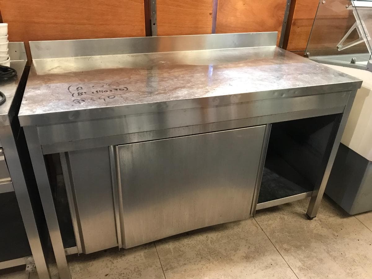 Mueble de acero inoxidable