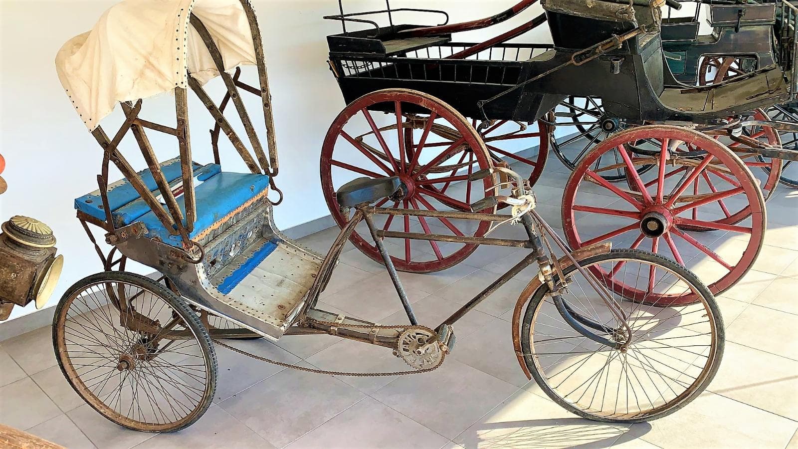 Velocípede triciclo antigo — imagen 2