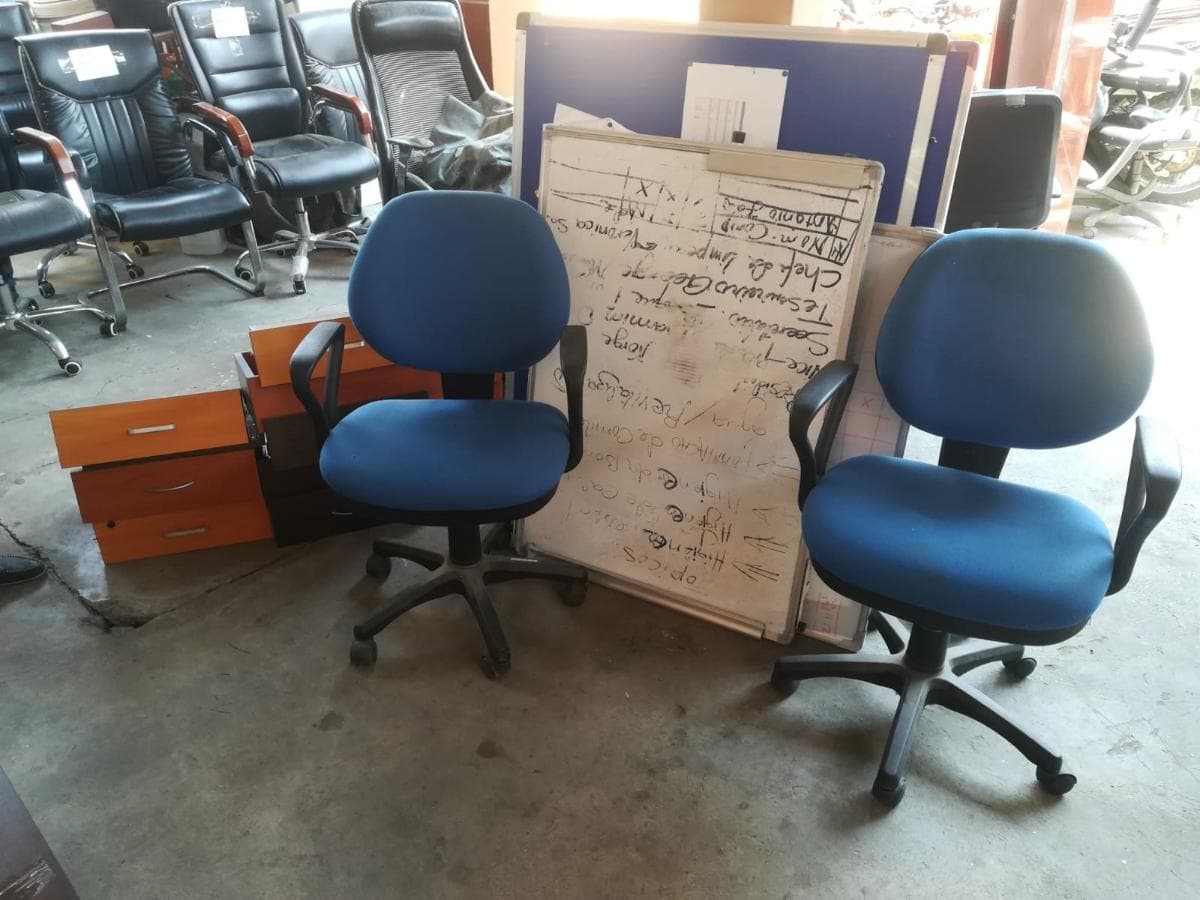 Mobiliário de escritório ·